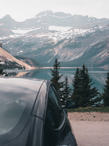 Elektrofahrzeug in Kanada mit tollem Ausblick